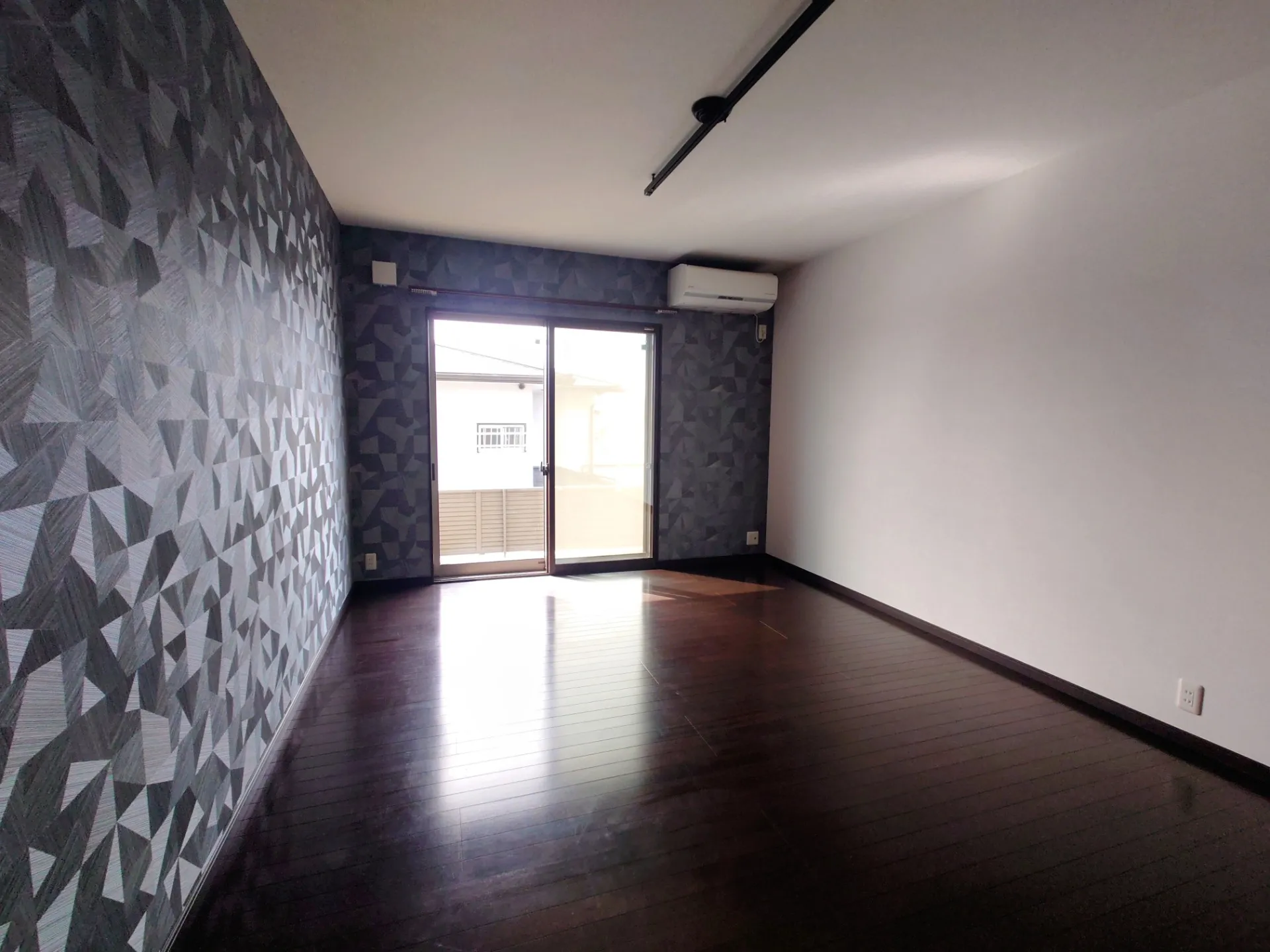 After 　内窓と防音シート施工した防音室