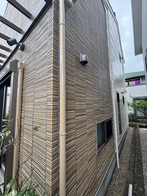 After　竪樋も外壁に合わせた色に塗装