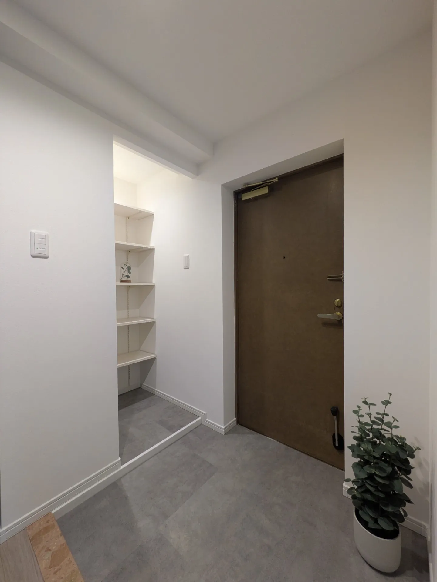 After　シューズクロゼットのある玄関