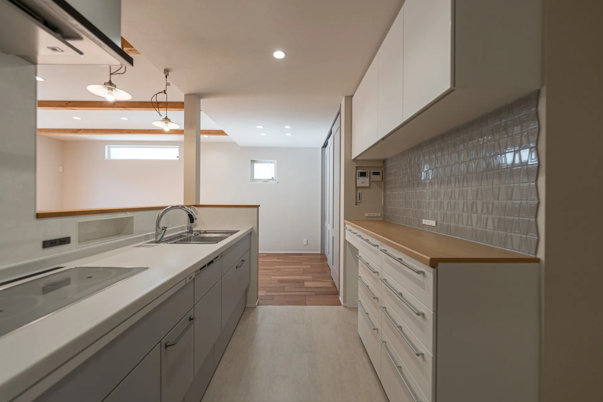 グレージュコーディネートの高性能な家