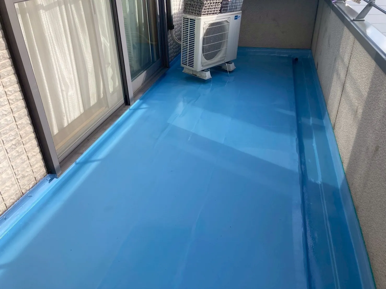 施工中　オルタックエース塗布