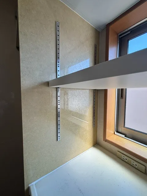 側面支持型レール